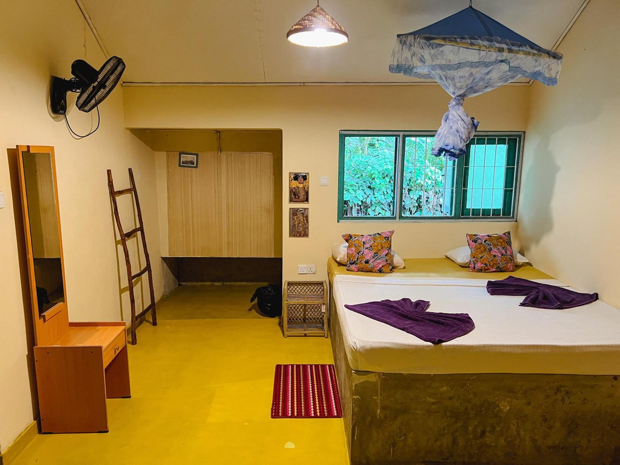 Lazy Monkey Surfhostel - Sri Lanka Dikwella Luaran gambar
